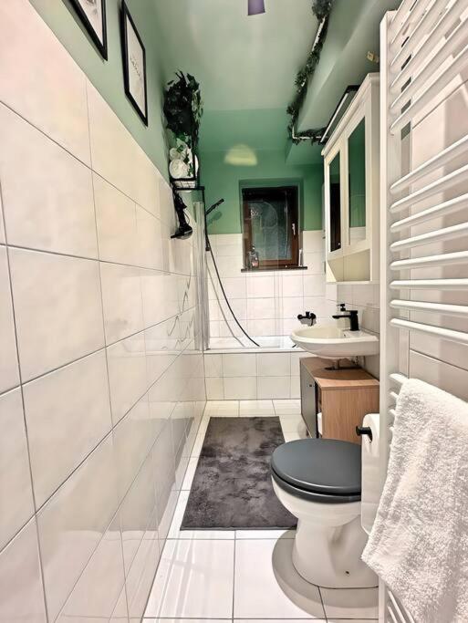 Urban & Chic: 2Bdr, Parkplatz Apartment Witten Exterior foto